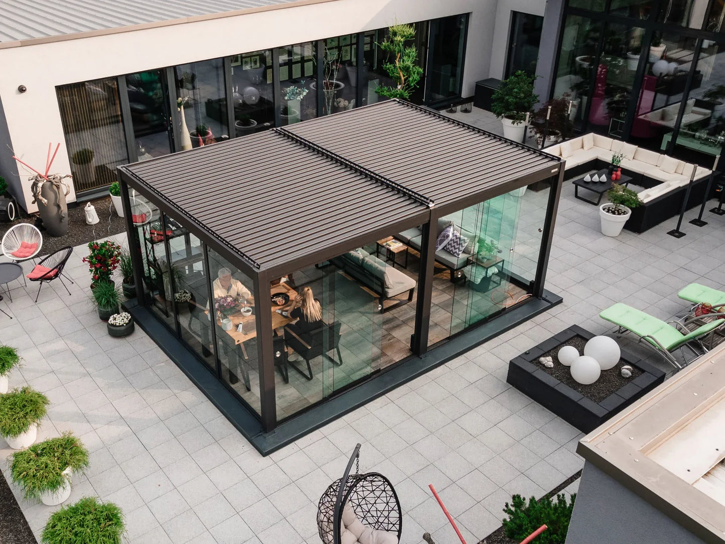 Bioclimatic Pergola with Drop Down Screen 0% Transmittal